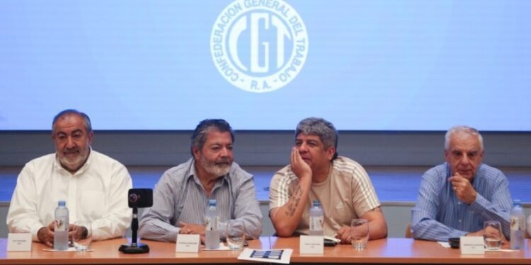 La CGT advirtió que tendrá «una reacción inmediata» a la baja de leyes laborales de Milei