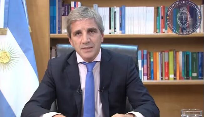 Caputo anunció un dólar oficial a $ 800 y la quita del subsidios al transporte y la energía: «Vamos a estar peor»