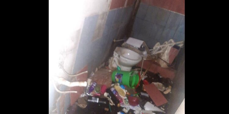 Una fuerte explosión destruyó una casa y puso en alerta a los vecinos de Don Orione