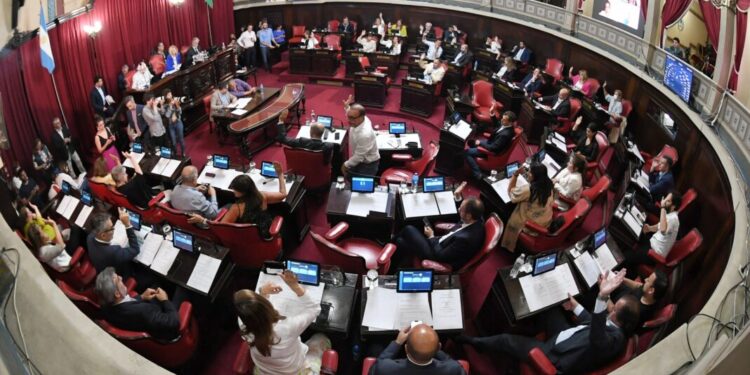 Juran los Diputados bonaerenses y hay expectativa por quién será el presidente de la Cámara