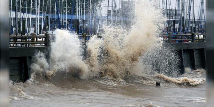 Sudestada en Quilmes: rigen alertas por crecidas en el Río de la Plata