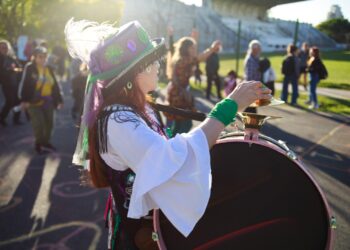Por el contexto socioeconómico, Brown reemplaza el carnaval tradicional por actividades  en las localidades