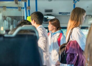 Cómo tramitar el boleto educativo en provincia de Buenos Aires para viajar en transporte público