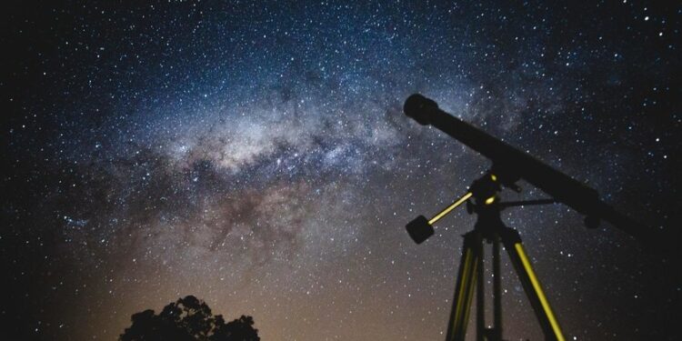 Este sábado de “Brown mira al cielo” en la Plaza Brown de Adrogué