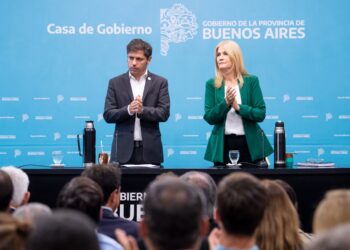 Kicillof irá a la Corte para recuperar los fondos quitados por Milei, destinados al pago de los salarios de la policía