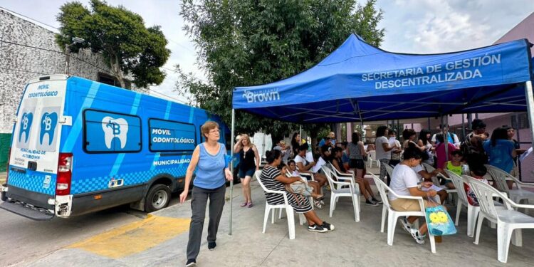 Claypole: el municipio atendió a 332 vecinos en el trailer sanitario y la semana que viene llegará a San José