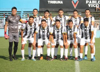 Claypole reaccionó a tiempo y rescató un empate en Adrogué