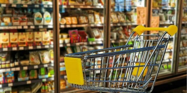 Pérdida de poder adquisitivo: advierten que el consumo masivo cayó un 13,4% interanual en febrero