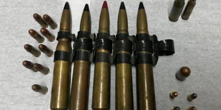 Glew: lo detuvieron por una entradera y tenía un arsenal en su casa