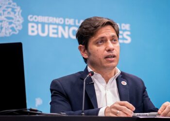 Kicillof acordó con los estatales un aumento salarial de 9,5 por ciento para abril