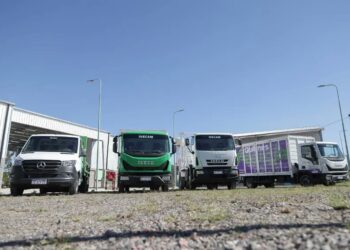 Quilmes: Kicillof entregó tres camiones para la recolección de residuos diferenciados