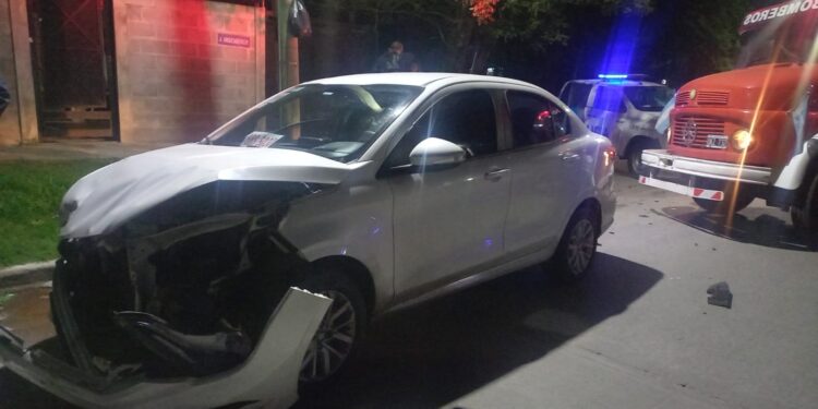 Choque con cinco heridos en Malvinas Argentinas