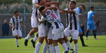 Claypole consolidó su levantada con un triunfo de visitante