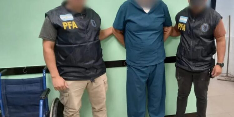 Con allanamientos en Claypole, cayó una banda de falsos médicos que atendía en centros de salud de la región