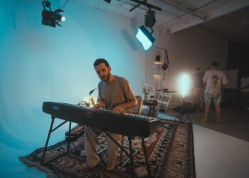 “El Chango” García: el debut solista del músico de Llavallol que sube a cantar a Adrogué