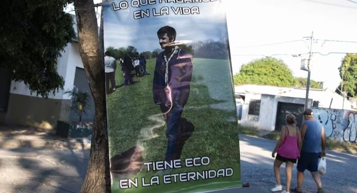 Recuerdan con una vigilia al joven de Claypole asesinado en la ribera de Quilmes y reclaman avances por parte de la fiscalía