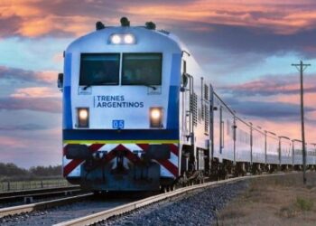 El Gobierno nacional cerró el ramal Pinamar-Guido y el tren a Mendoza y echó a  cientos de ferroviarios