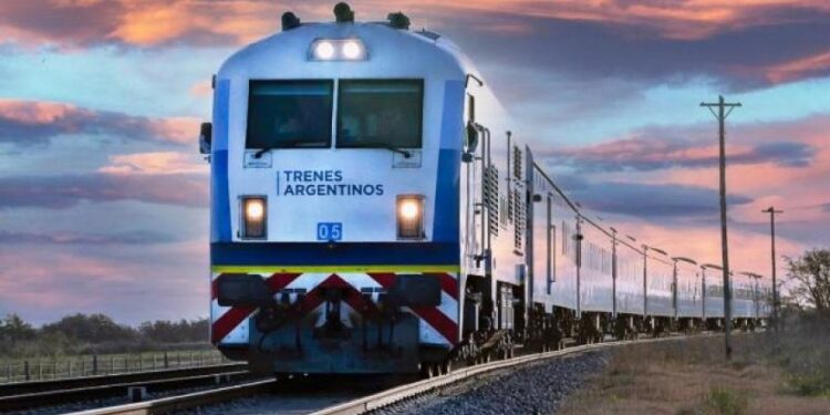 El Gobierno nacional cerró el ramal Pinamar-Guido y el tren a Mendoza y echó a cientos de ferroviarios