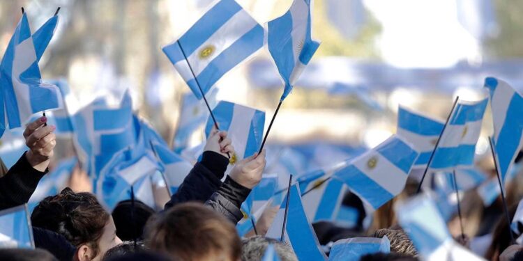 Almirante Brown conmemora el 214° aniversario de la Revolución de Mayo