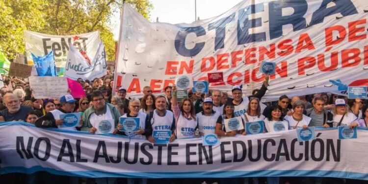 La Ctera convocó a un paro nacional docente para este jueves