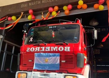 Los Bomberos Voluntarios invitan a decorar las casas para celebrar su día