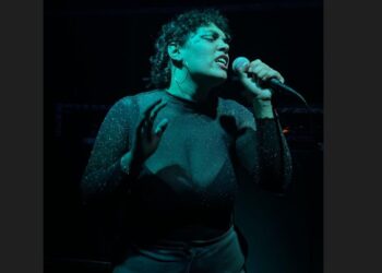 Dina, la cantante de Mármol que es furor y sueña con los grandes escenarios