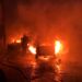 Burzaco: tremendo incendio consumió tres autos de un depósito
