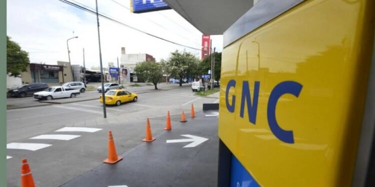 Crisis por el  faltante de gas: suspenden la venta de GNC y el Gobierno estimó que esta noche volverá a funcionar el servicio