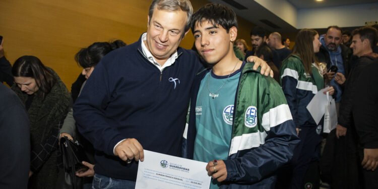 Egresó la primera promoción de guardavidas formados en Brown