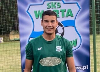 Tiene 23 años, es de Longchamps, fue a visitar a su hermano a Polonia y lo contrataron en un club de fútbol