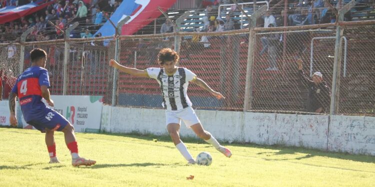 Claypole perdió en Rosario y Sanma cayó ante Liniers