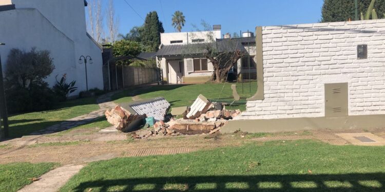 Mármol: Un hombre perdió el control del auto y casi provoca una tragedia