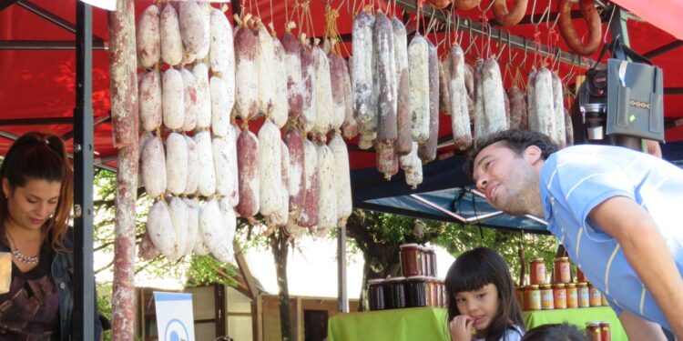 «Expo Feria» en la granja municipal: emprendedores, música, patio de comidas y paseos