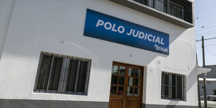 Los vecinos  pueden realizar denuncias en el nuevo polo judicial de Brown en Rafael Calzada