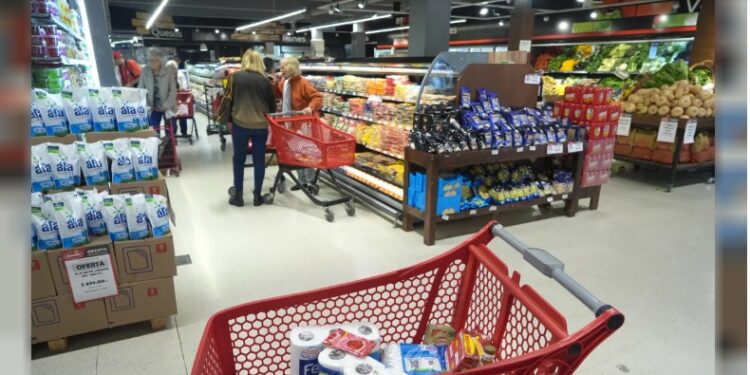 Productos de consumo masivo aumentaron hasta 463% interanual en mayo