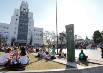 Lomas festeja el Día del Amigo con shows y actividades en la Plaza Grigera