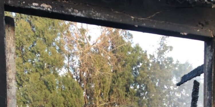 Incendio en Rafael Calzada: una familia pide ayuda para reconstruir sus hogares