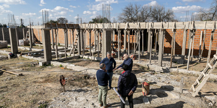 La obra del natatorio de Calzada ya tiene un avance superior al 50 por ciento