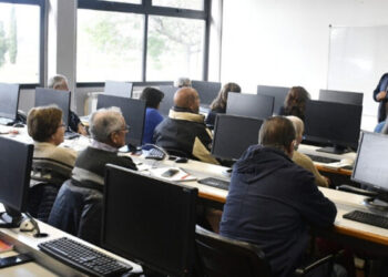 La Universidad de Lomas inscribe a los cursos para la tercera edad
