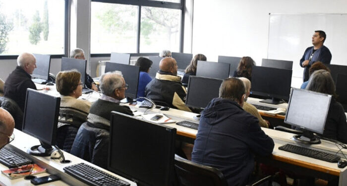 La Universidad de Lomas inscribe a los cursos para la tercera edad