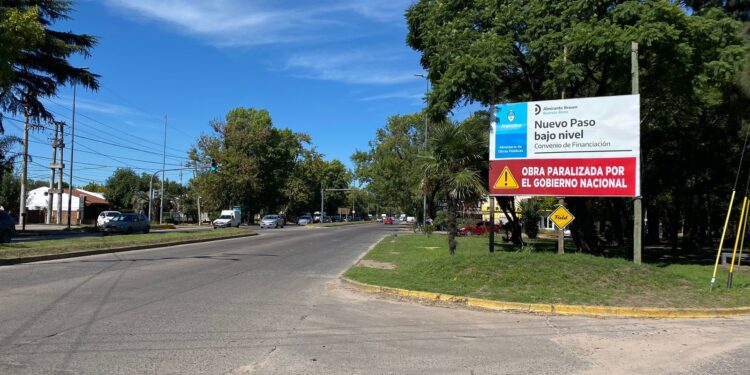 Longchamps: cómo afecta a los vecinos el freno de MIlei a la obra del bajo a nivel