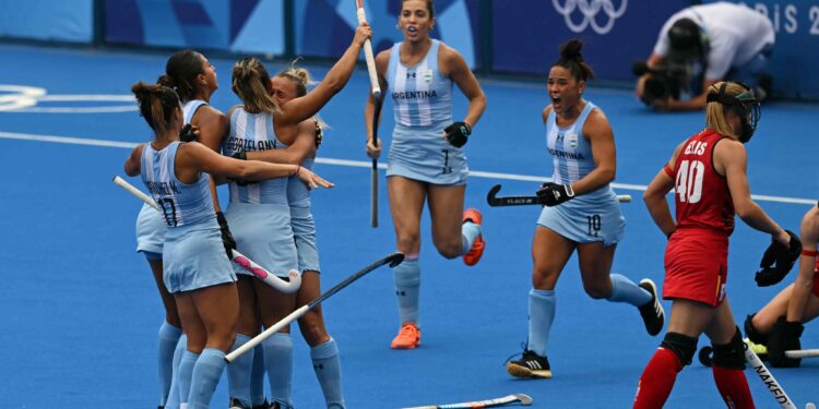 Rugieron Las Leonas en París: gol de Albertario y bronce en los penales para el hockey femenino
