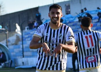 Claypole cortó su racha negra con una goleada ante Atlas