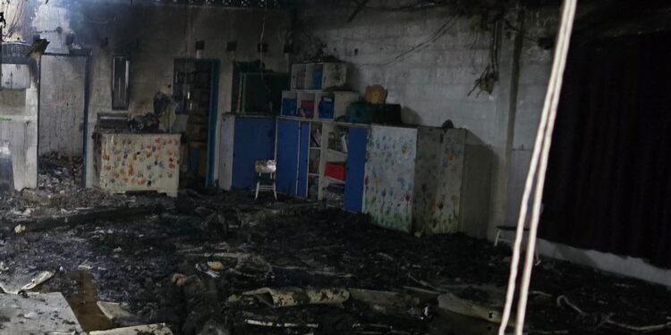 Longchamps: un voraz incendio destruyó el Jardín de Infantes del Colegio del Sur