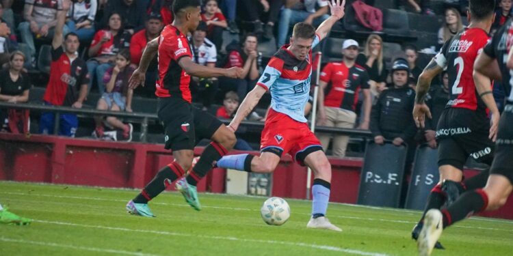 Brown de Adrogué ganó en Santa Fe y Claypole goleó otra vez