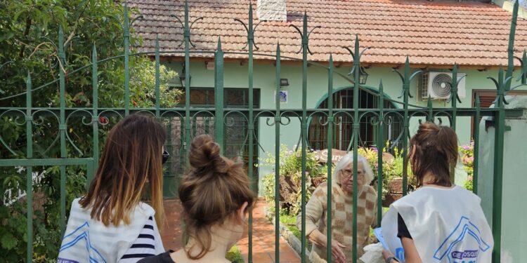 En una jornada visitaron 10 mil viviendas de Brown previniendo el dengue