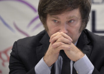 Encuesta: se desploma la imagen positiva de Milei y cada vez tiene más rechazo