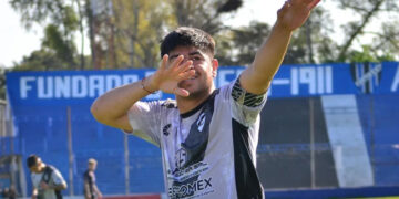 Con una goleada espectacular, Claypole se acomoda en la tabla