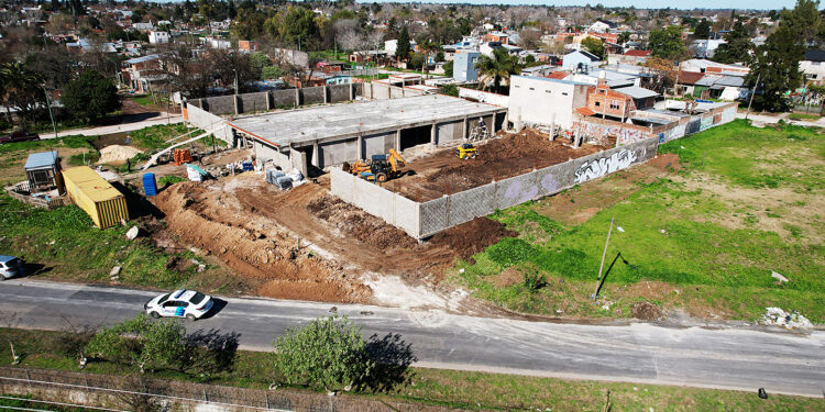 Con varios frentes en obra, toma forma el nuevo natatorio municipal de Rafael Calzada