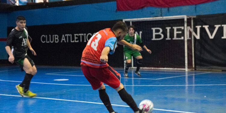Adrogué: brindan una capacitación gratuita sobre entrenamiento de futsal